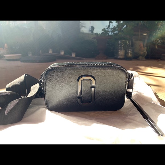 Marc Jacobs Handbags - Marc Jacobs the snapshot crossbody bag